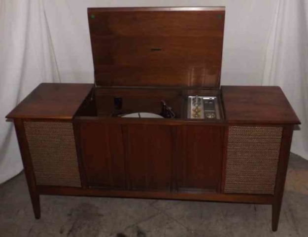 This is not the actual stereo we had, but it looked very similar to this.