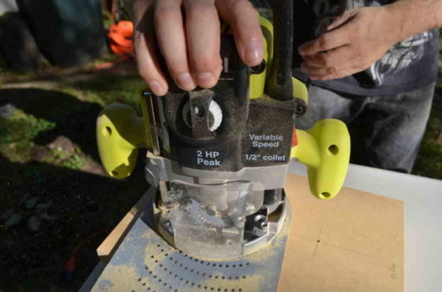 cutting a circle with the router and circle jig